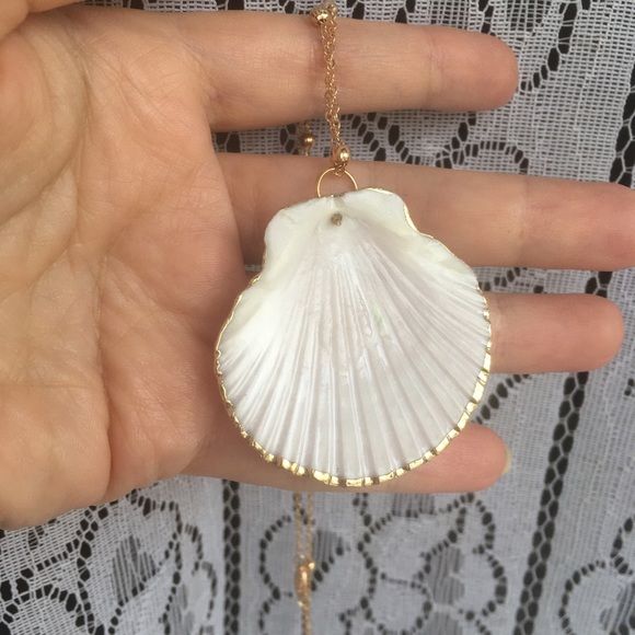 Seashell pendant necklace gold tone - Picture 3 of 7